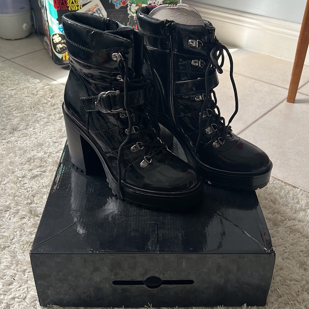 Guess black boots